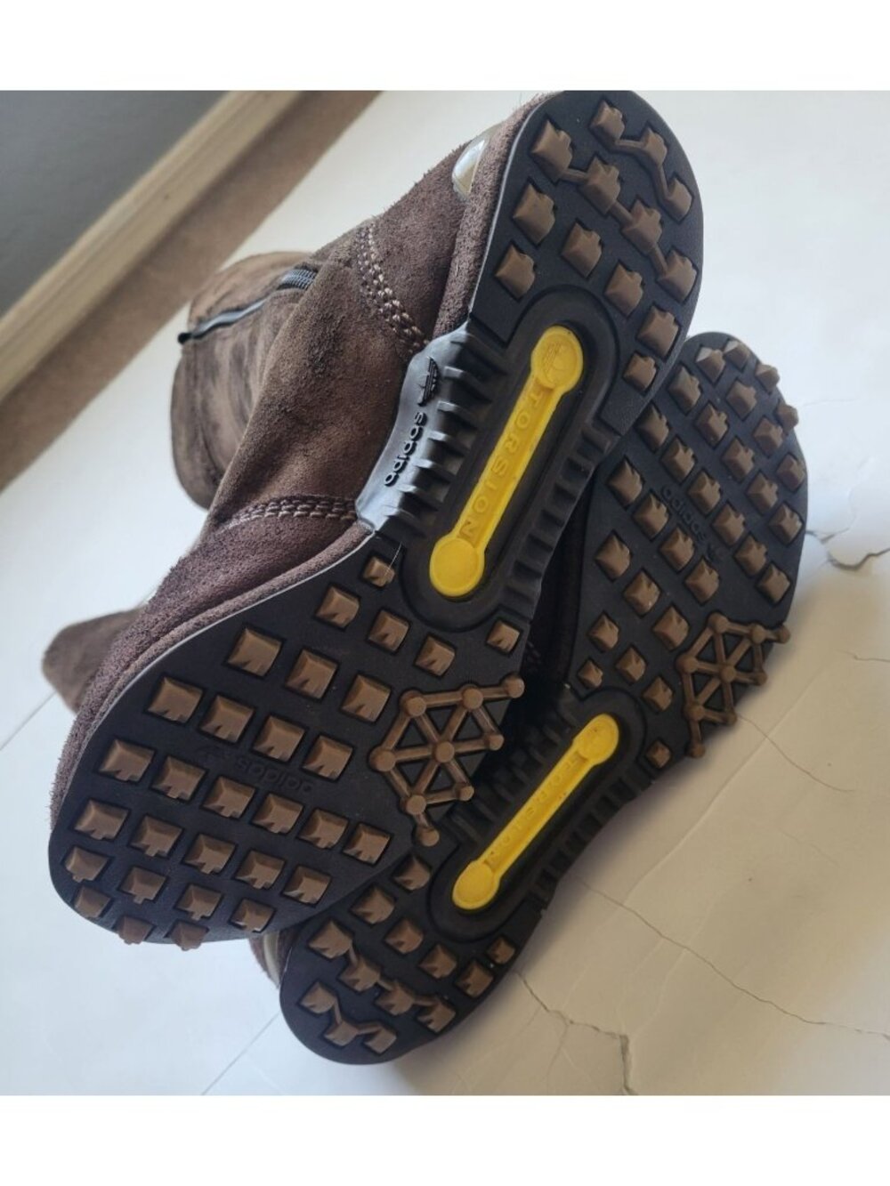 Adidas Opium Torsion boots featuring brown suede and a full zip Vintage Size 7.5 - Picture 10 of 11
